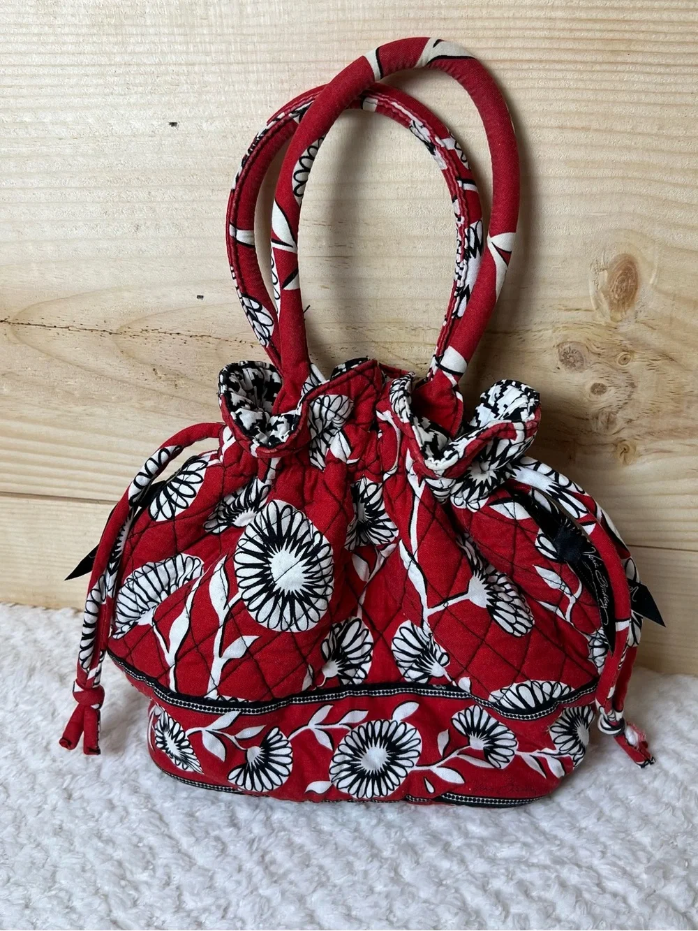 Vera Bradley Red Deco Daisy Small Floral Cinch Tote - Cottagecore Quilted Y2K